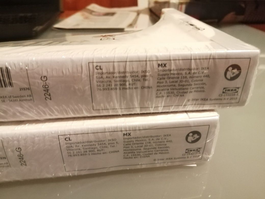 2 poleias / apoios para prateleiras IKEA	Em Madeira. Novas!!*
