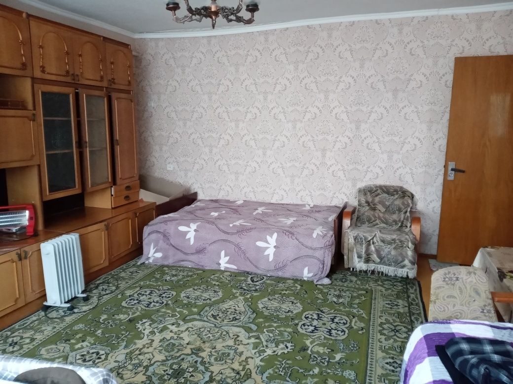 Здам кімнату в квартирі без господаря для дівчинки в р-ні Соборної.