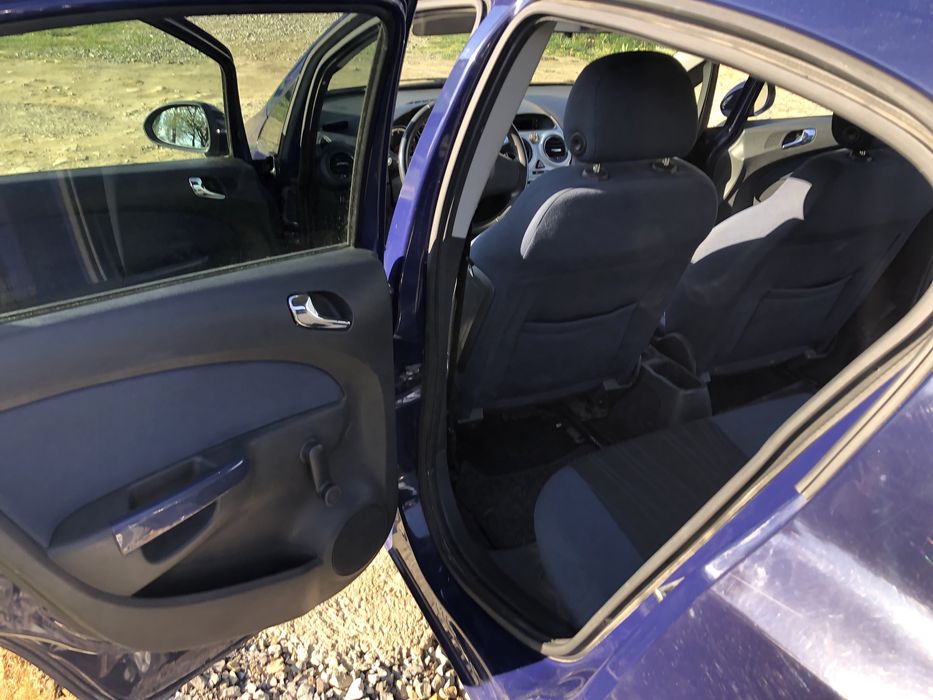 Опель корса 2010рік