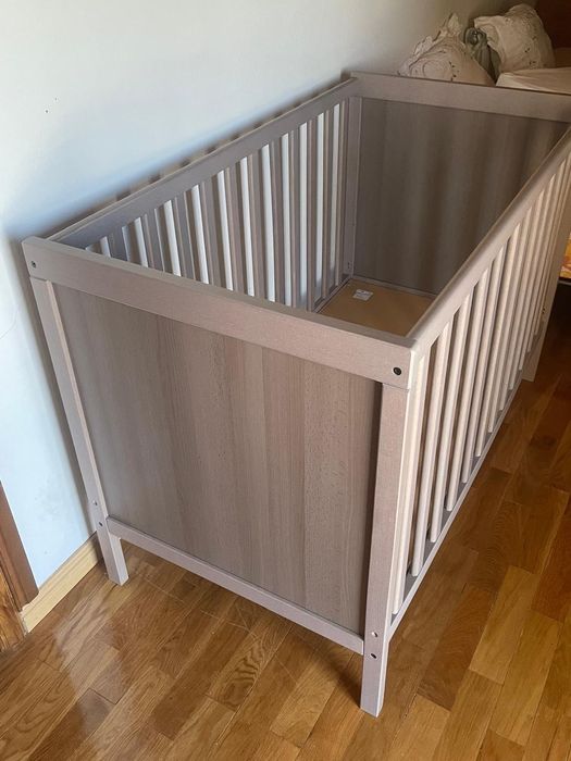 Berço de bébé - IKEA Sundvik - 60 x 120 cm + colchao - como novo