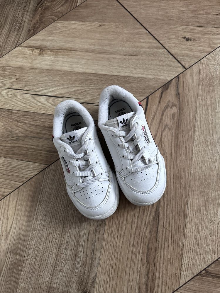 Adidas кросівки дитячі