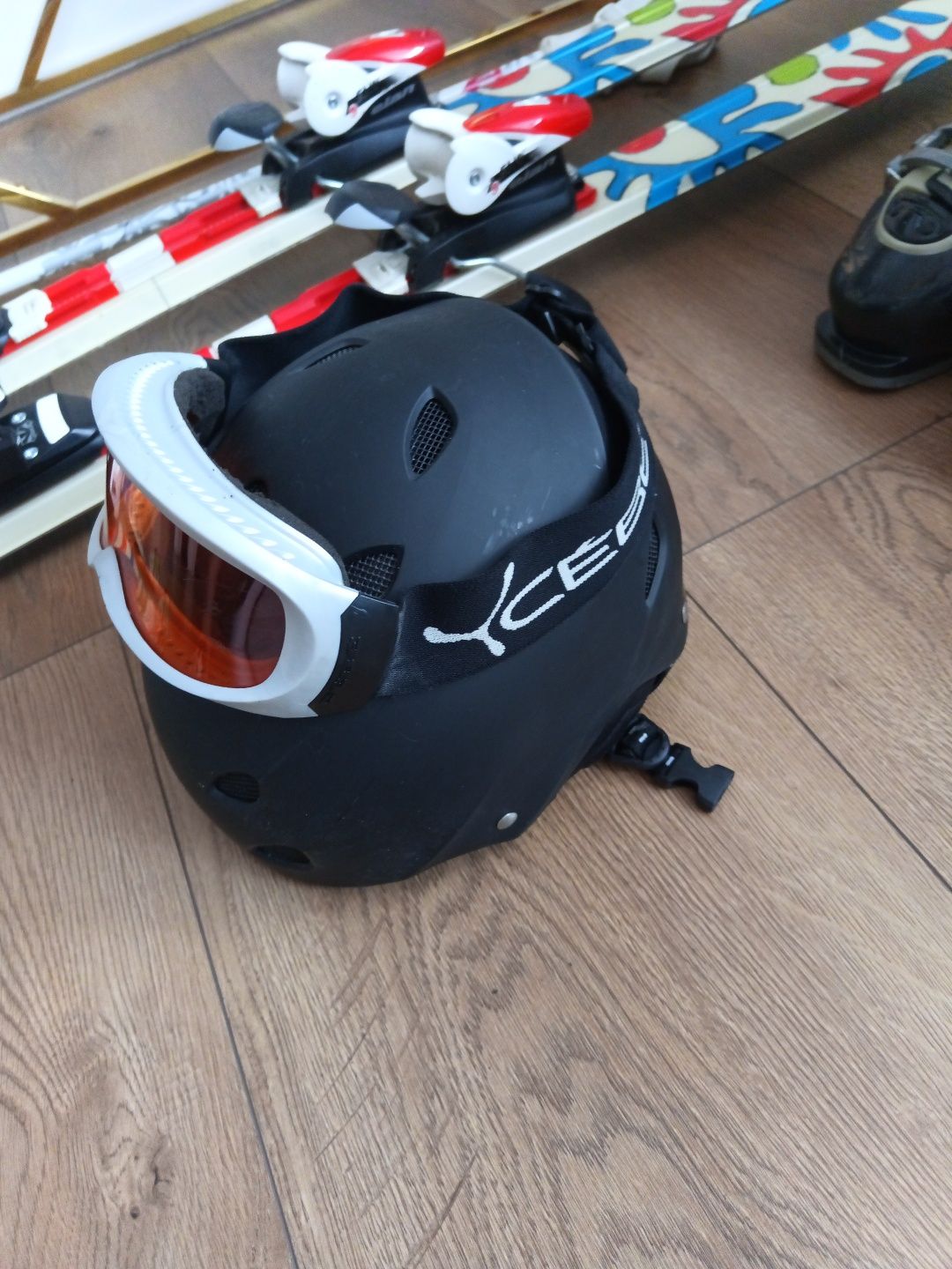 Narty - zestaw narciarski damski. Narty 160 , kijki, kask buty 39-42