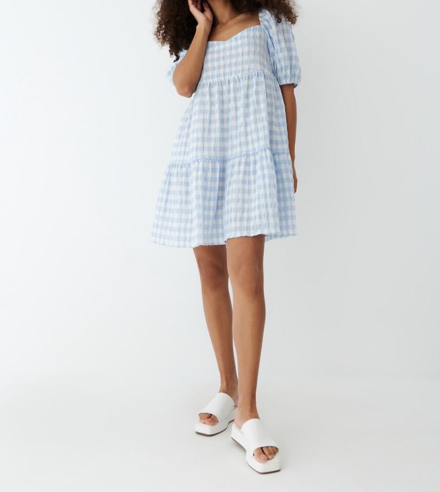 Mohito rozmiar 40 L błękitno biała sukienka dekolt serce fason A