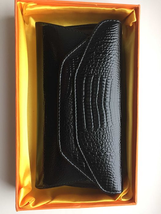 Клатч  чорний жіночий