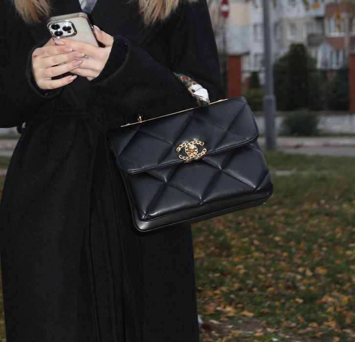 Жіноча чорна сумка