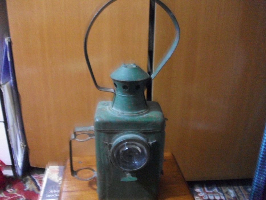 фонарь лампа железнодорожника старинная