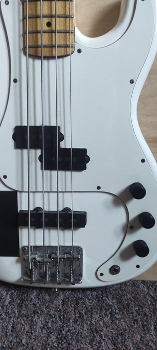 Gitara basowa Hohner