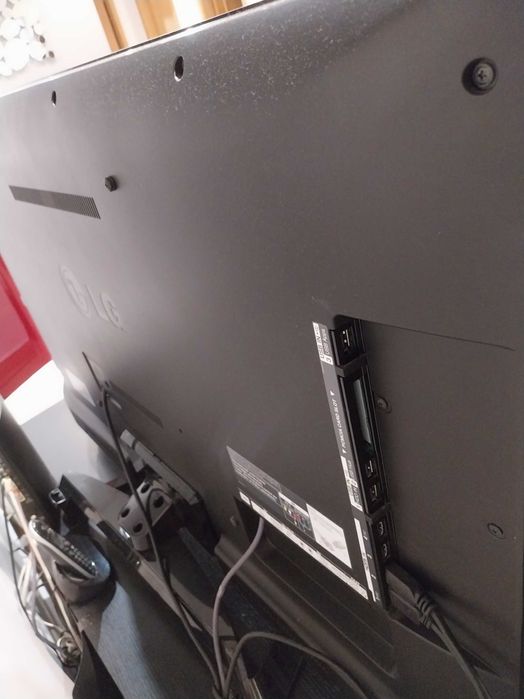 TV LG 42" em ótimo estado