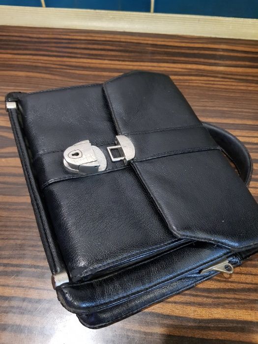 Сумка мужская барсетка б/у (под мелкий ремонт).