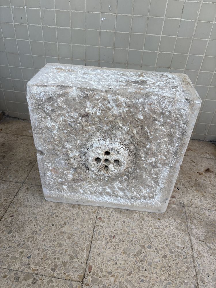 Pia de Pedra Antiga