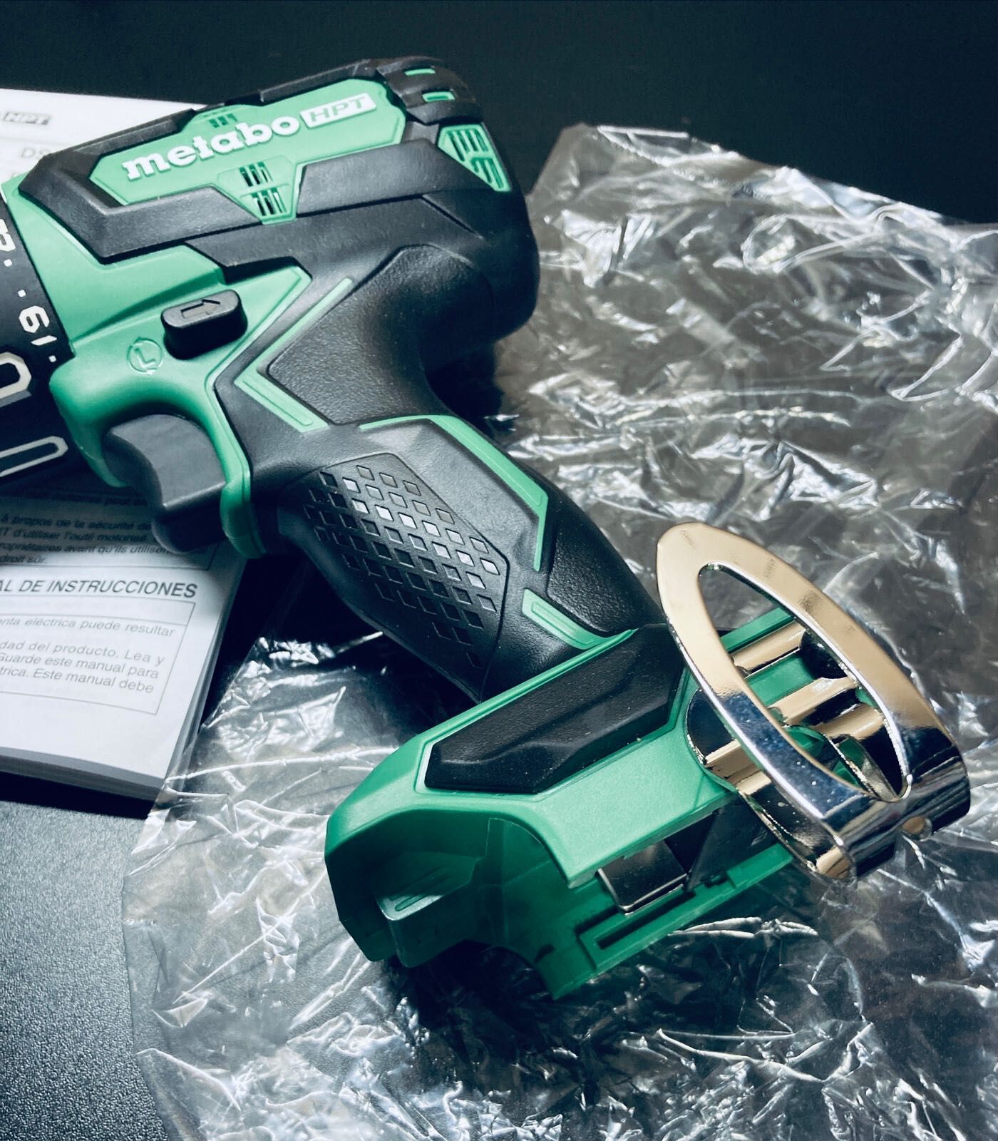 Дрель / шуруповерт HPT Metabo DS 18DBFL2