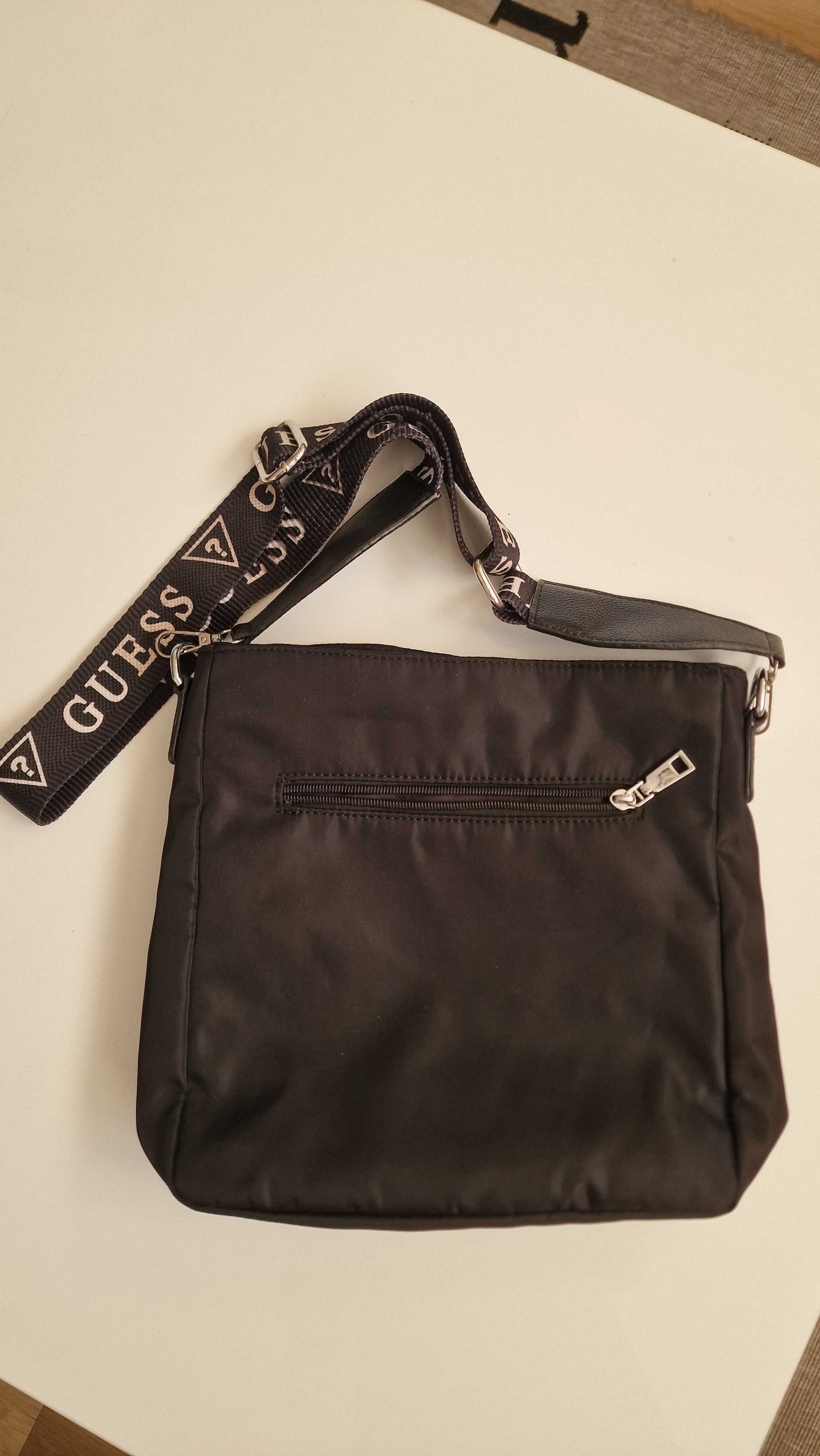 Listonoszka Guess