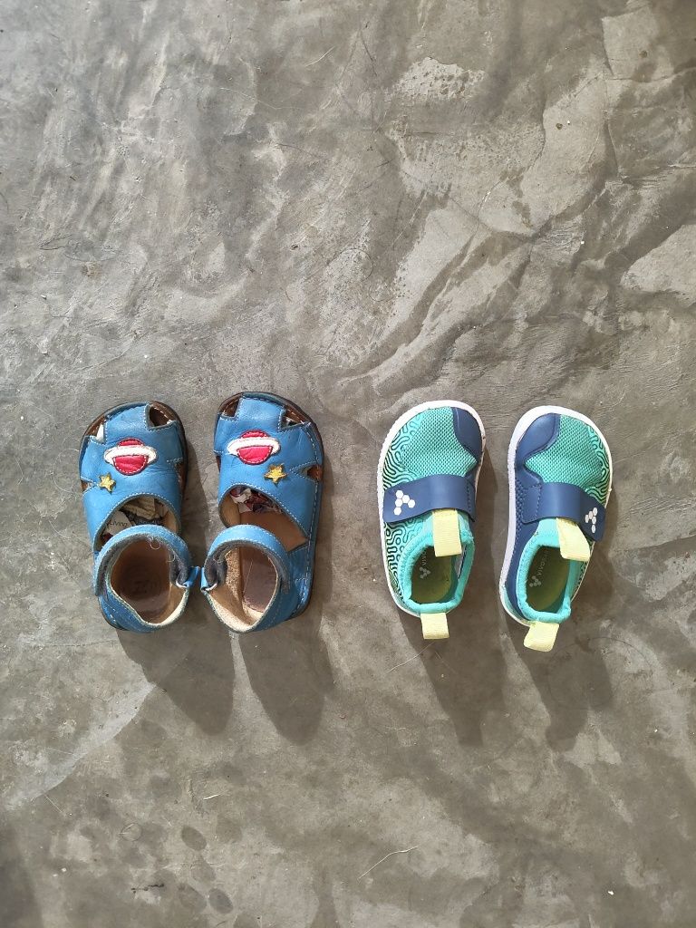 Sapatilhas Vivobarefoot 21 e Sandália Zeazoo 22/23