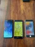3 telefones em condições de novo