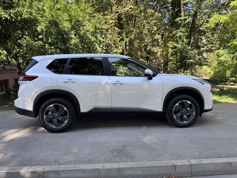 Nissan Rogue T33,2024 SV, майже нове авто