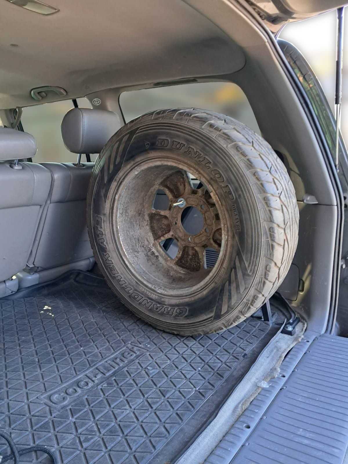 Кріплення запаски в багажник Land Cruiser 100 120 150 200 GX470 460