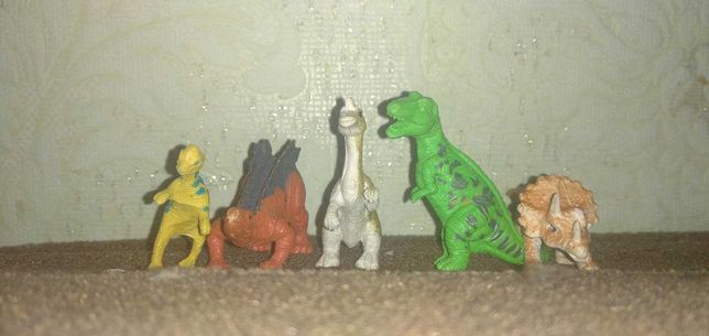 Комплект пластмасових тваринок " Динозаври - 4 "