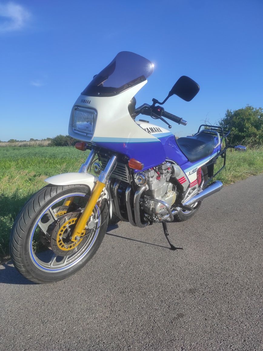 Yamaha XJ900 w bardzo ładnym stanie.