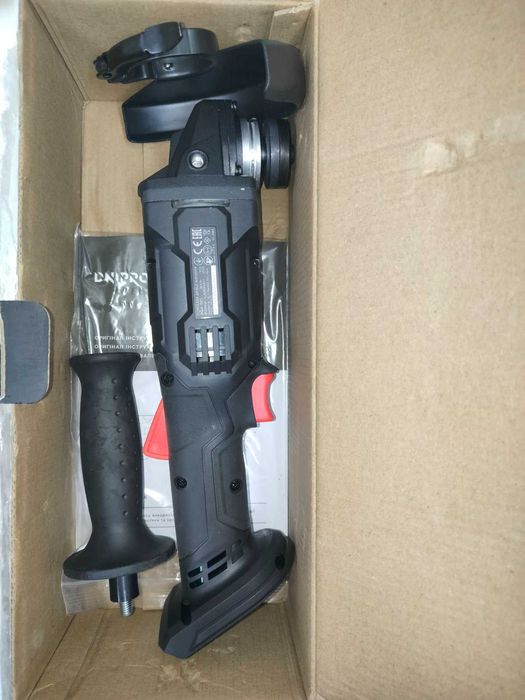 Болгарка акумуляторна Dnipro M DGA -201. (Тушка)