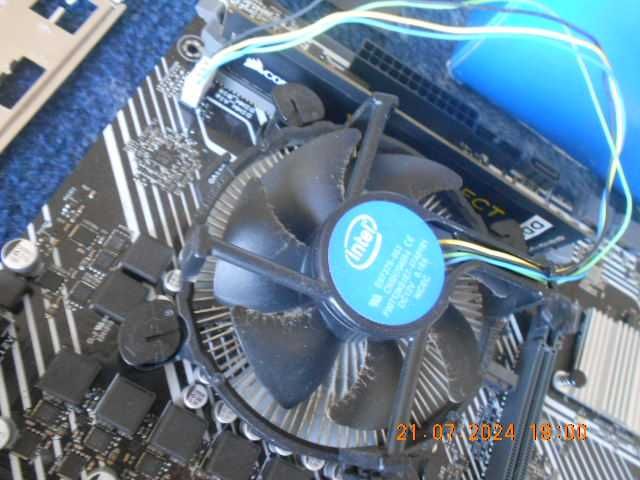 asus H510M-K+pentium gold 6400+CORSAIR 4gb ddr4 ATENÇÃO LER O ANUNCIO