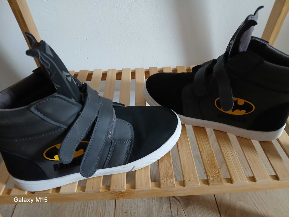 Sinsay Batman buty 34 chłopięce za kostkę na rzepy sneakersy