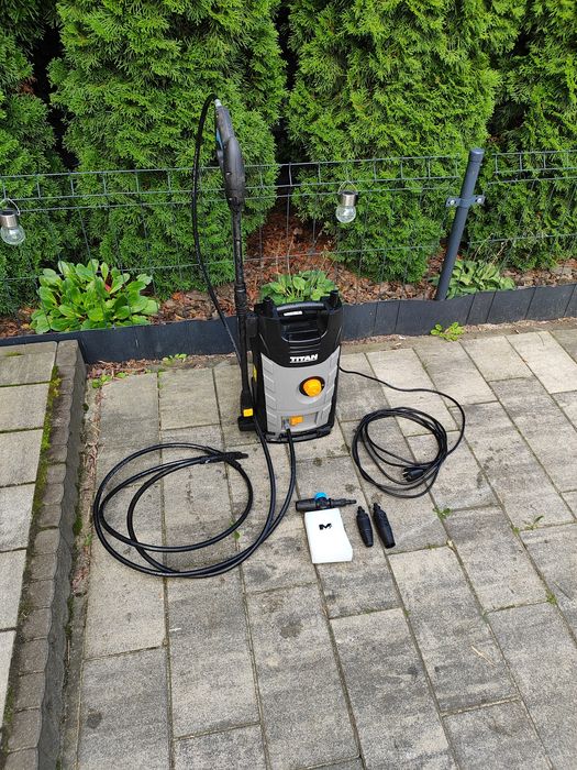 Myjka ciśnieniowa Titan 1800wat, 140bar, pianownica, 2 dysze