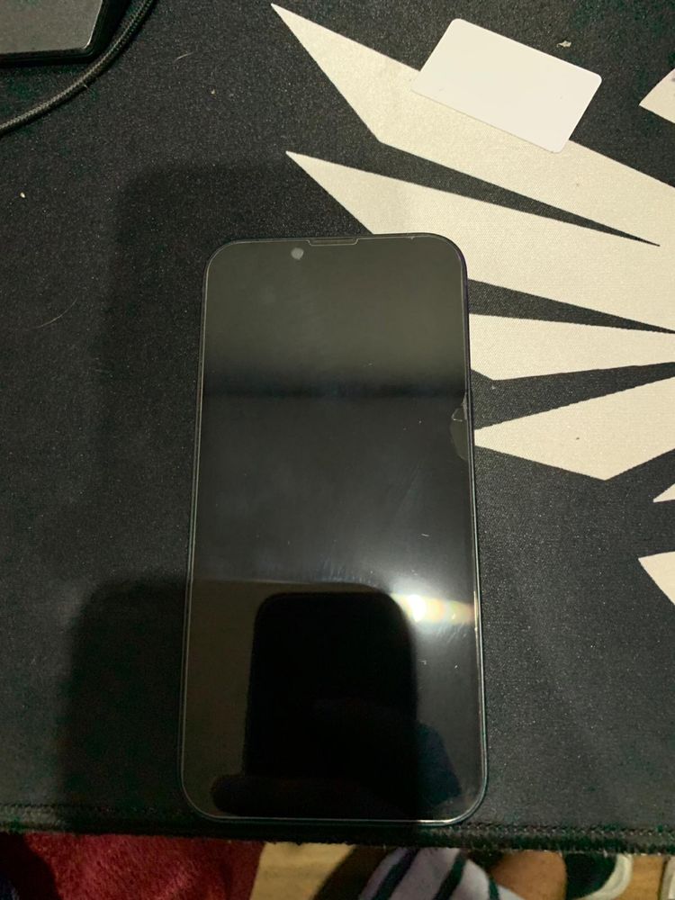 iPhone 13 como novo com capas e películas