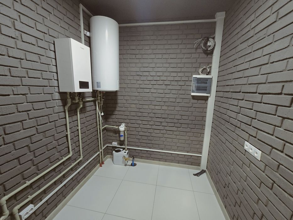 Новозбудований будинок. Зроблено ремонт!