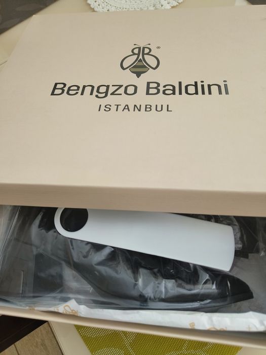 Чобітки жіночі. Натуральна шкіра лак.