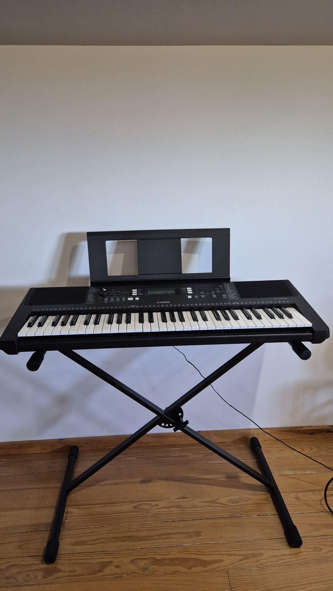 Piano YAMAHA PSR - E373