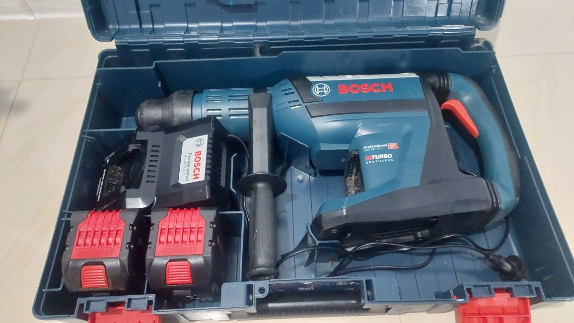 Аккумуляторный перфоратор Bosch BITURBO GBH 18V-45 C с SDS max 12Дж