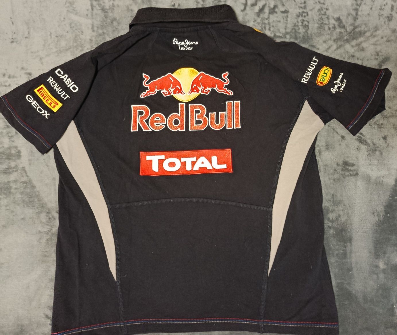 Поло Pepe Jeans London Red Bull Racing
Team Official Formula 1 Event P