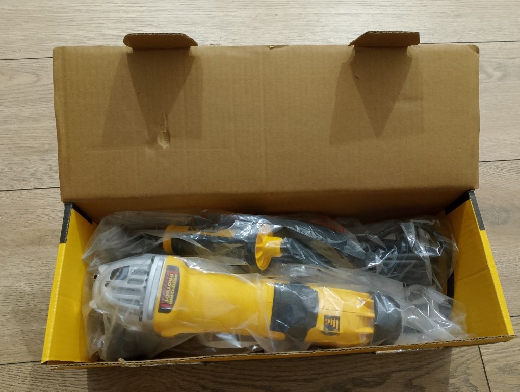 Szlifierka DeWalt DWE4257