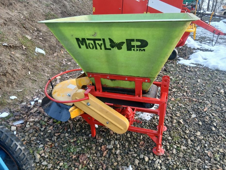 Rozsiewacz motyl 400kg piaskarka solarka posypywarka do soli