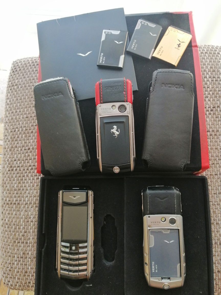 Телефон Vertu Ferrari CDMA