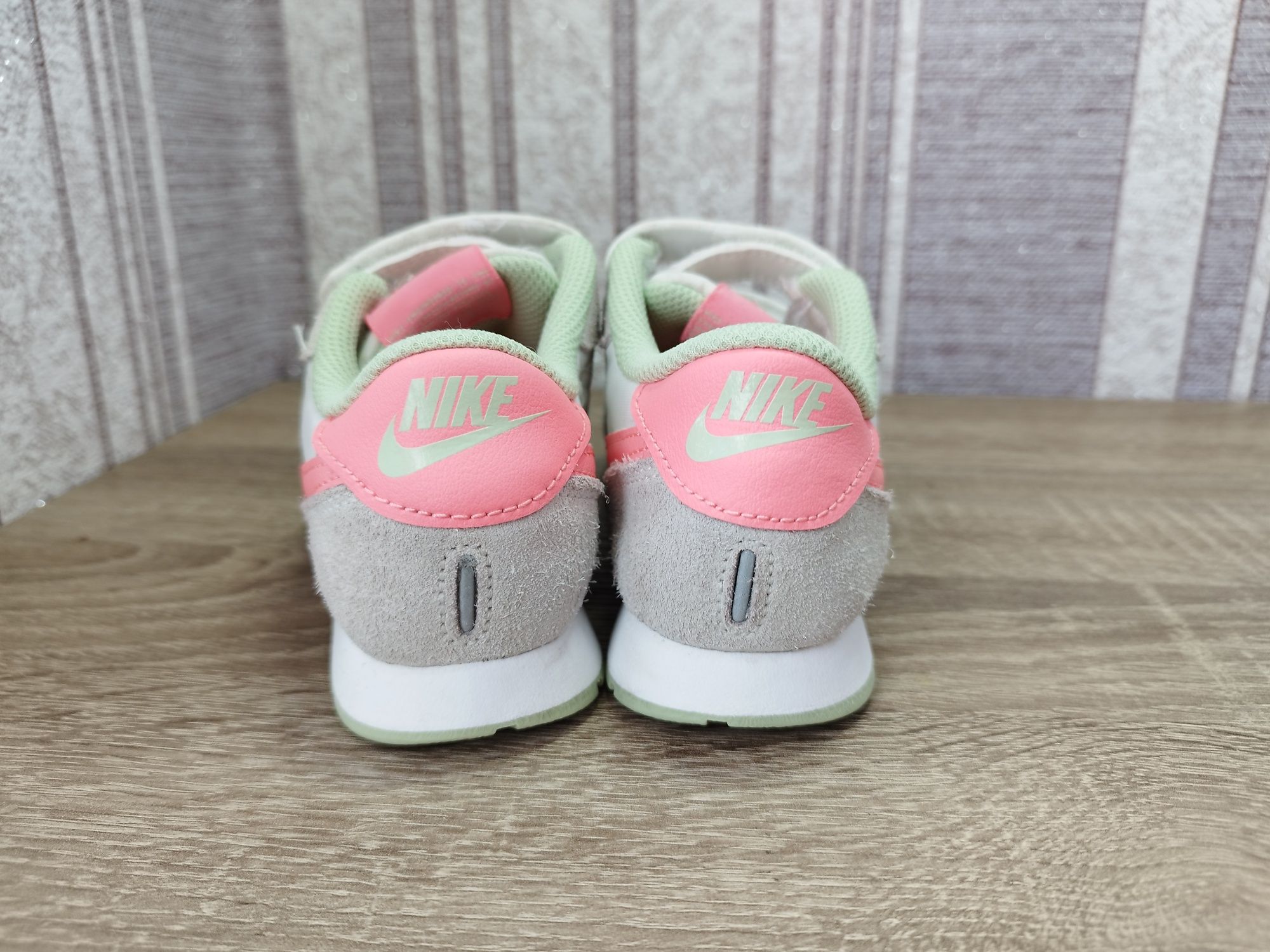 Nike детские оригинальные кроссовки 28.5