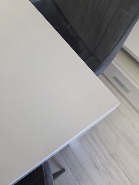 Stół drewniany, rozkładany biały. Rezerwacja