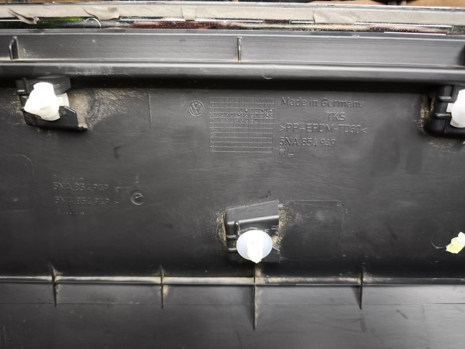 Накладка задньої лівої двері Volkswagen Tiguan Оригінал.