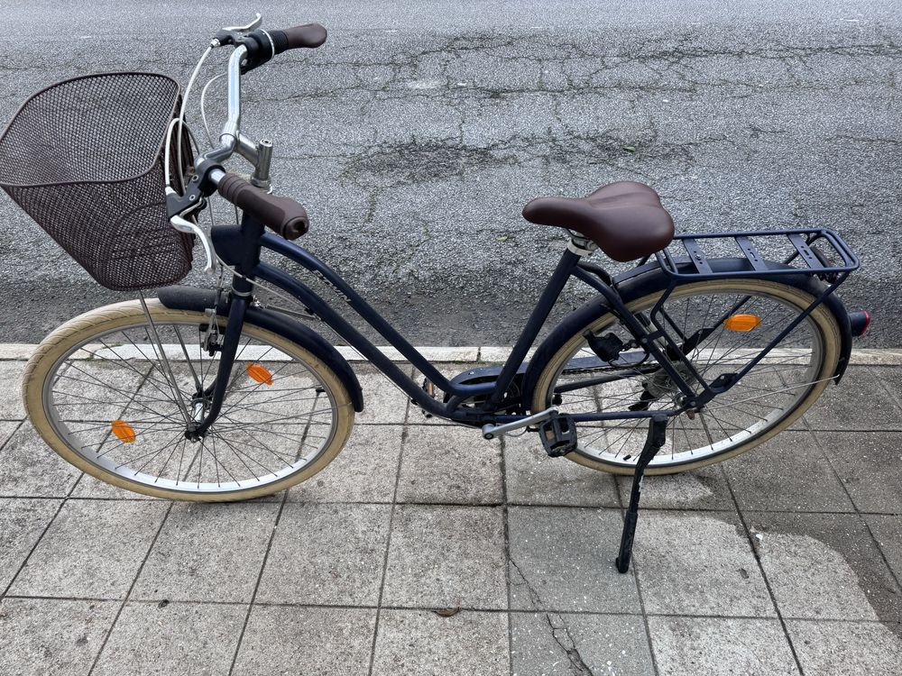 Bicicleta de cidade ELOPS 520 quadro baixo azul