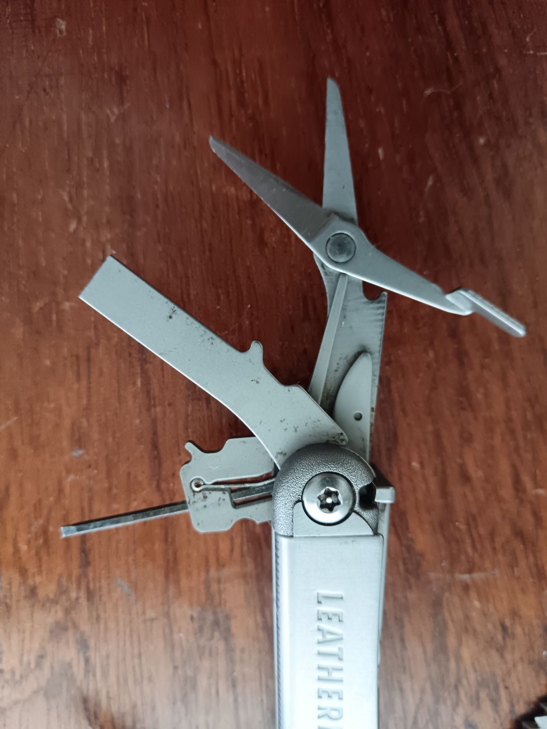 Ferramenta multiusos Leatherman Wave +