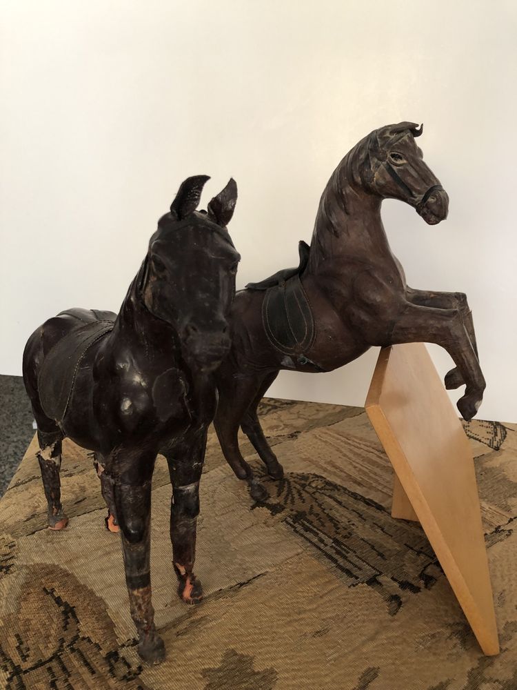 Cavalos em papier mache