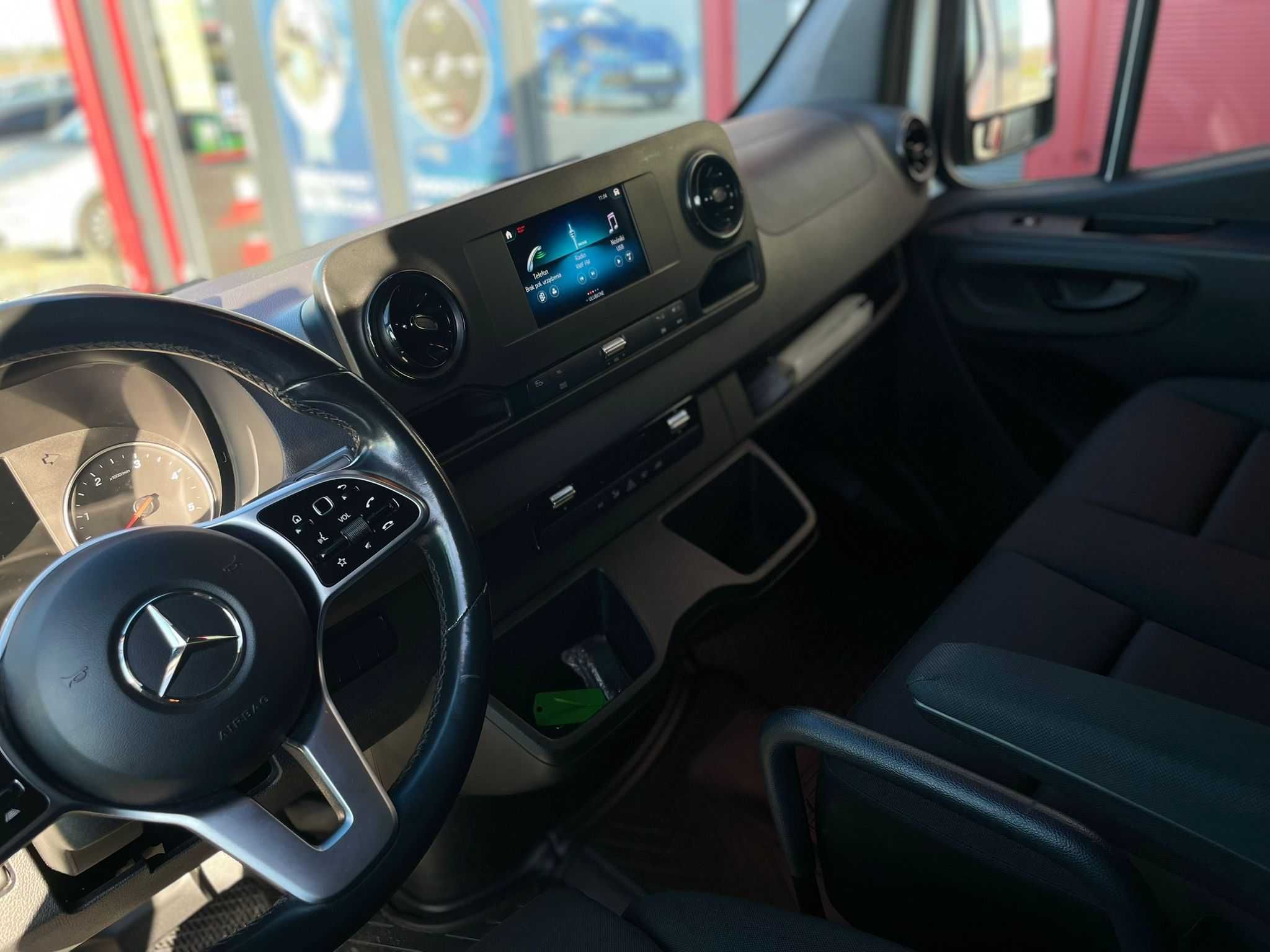 Wynajem busa- Mercedes Sprinter 316, 2.2 CDI, rok prod. 2021 / winda