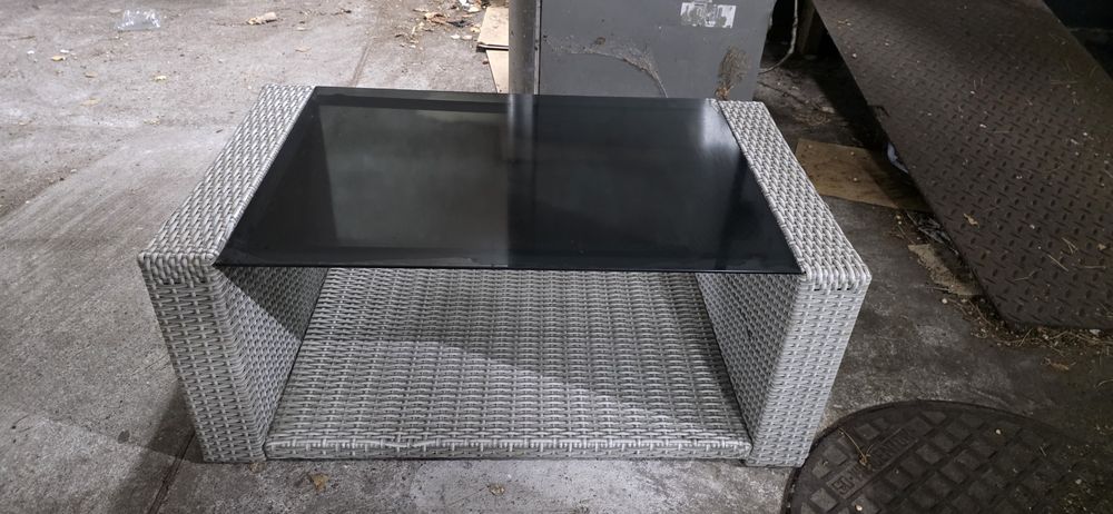 Stolik ogrodowy na taras w dobrym stanie