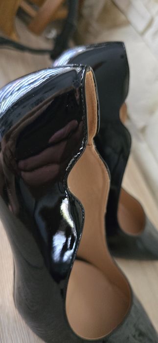 Nowe Śliczne Czarne Szpilki Na Wysokim Obcasie Roz. 44,5