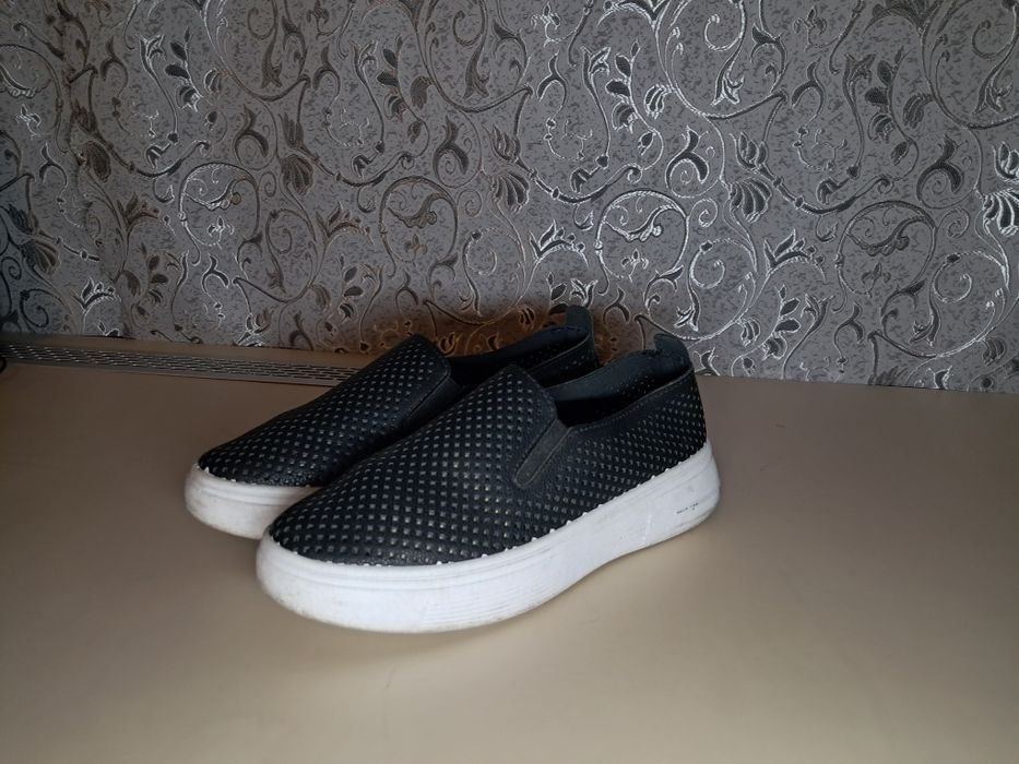 Чорні макасіни 

Ст