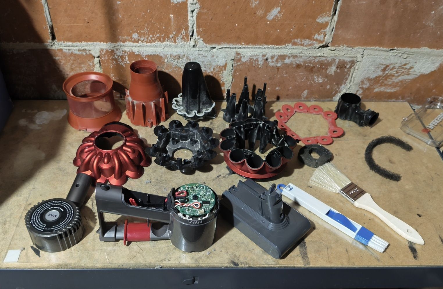 Odkurzacz pionowy Dyson V6 model DC62