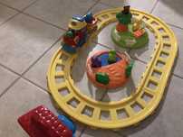 Pista de comboio brinquedo criança didáctica com musica e luzes chicco
