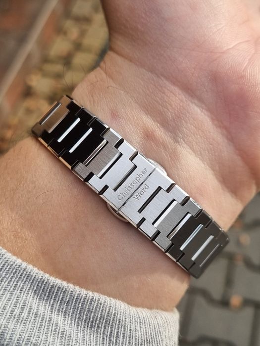 Christopher Ward Twelve 36 Frozen purple