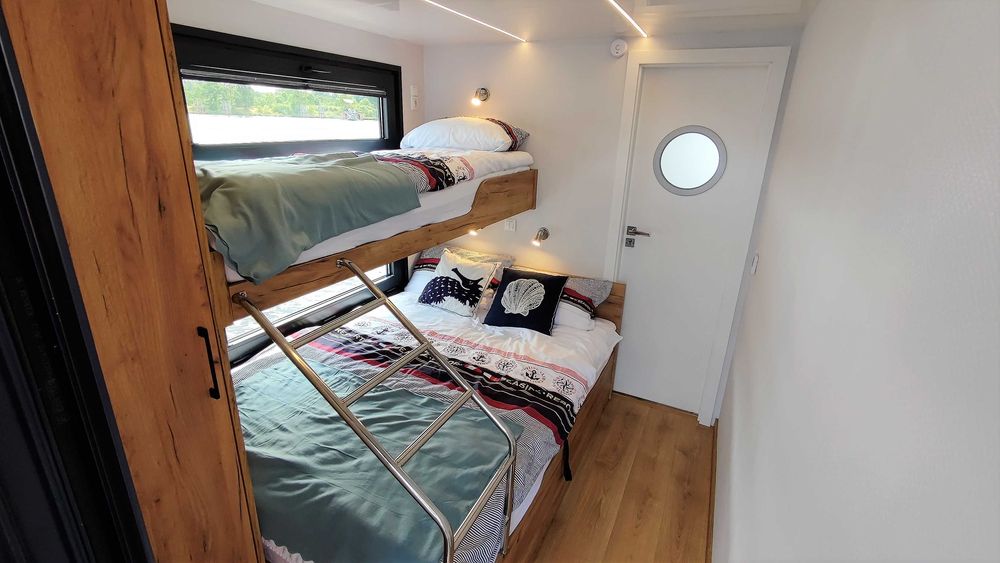 Wynajem nocleg Houseboat 7 os pływający dom apartament spanie