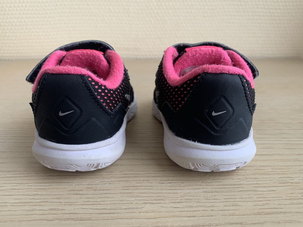 Кросівки (кроссовки) Nike для дівчинки розмір 18,5 (оригінал)